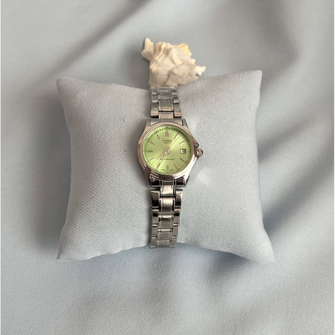 ساعت زنانه casio(کاسیو) اصل ، عقربه ای صحفه گرد رنگ بندی کامل و بند استیل نقره ای ضد آب کد 0002