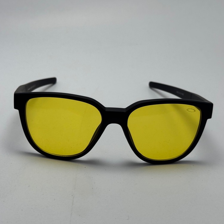 عینک آفتابی و شب اوکلی سبک OAKLEY زرد کد 2435