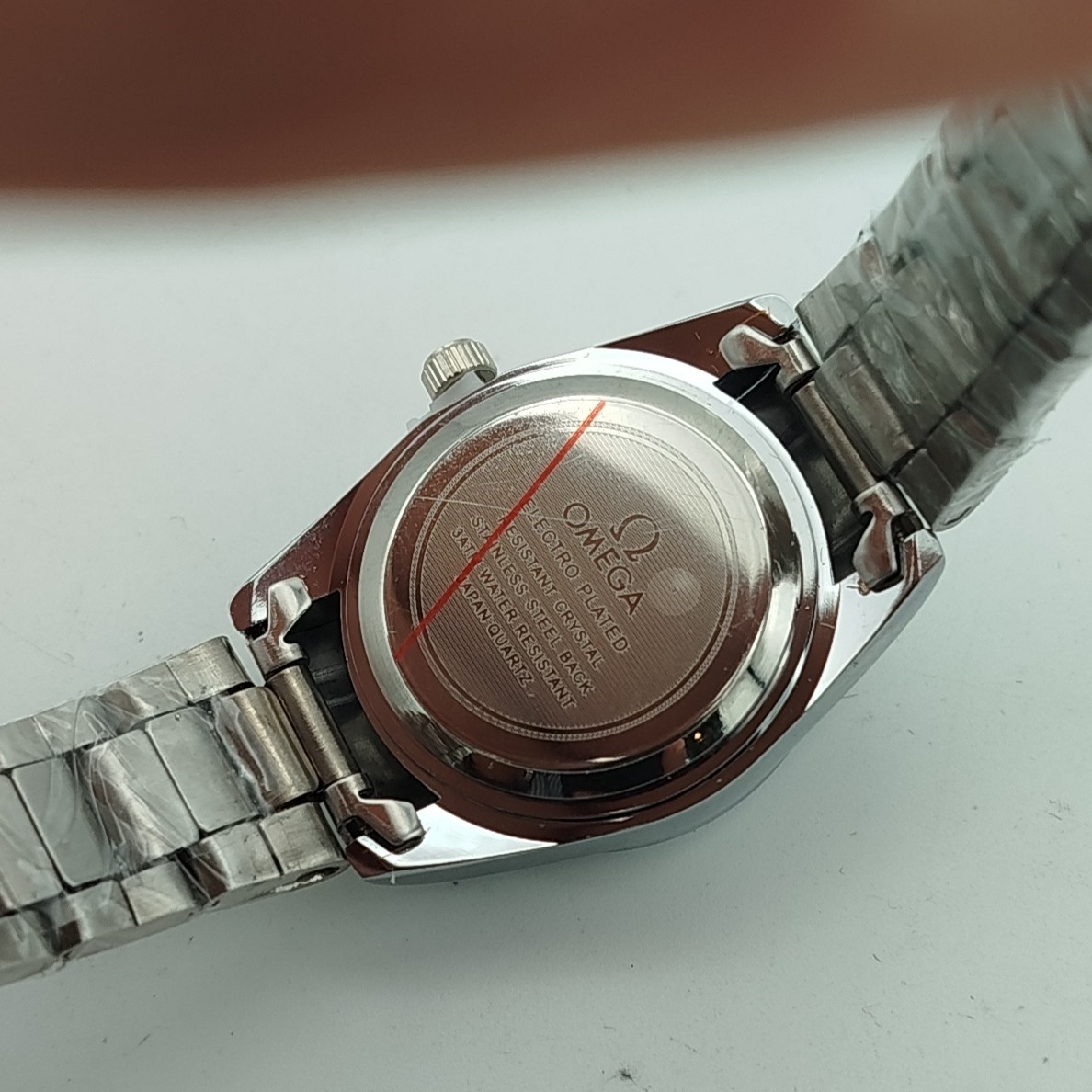 ساعت زنانه استیل امگا سایز مینیمال در2رنگ،ارسال،جعبه و باطری رایگان