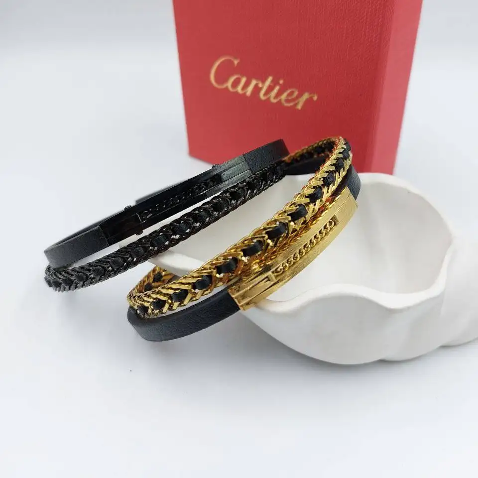 دستبند مردانه و پسرانه چرم و پلاک استیل cartier کارتیر دولاین رنگ ثابت کد amp (پس کرایه)