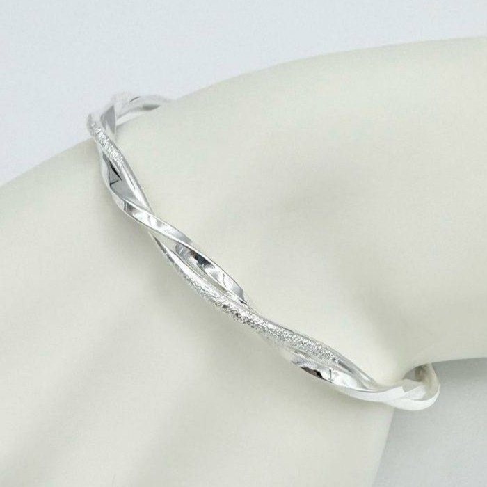 بنگل و دستبند استیل دورج فری سایز در تنوع طرح رنگ کاملا ثابت کد ki (پس کرایه)