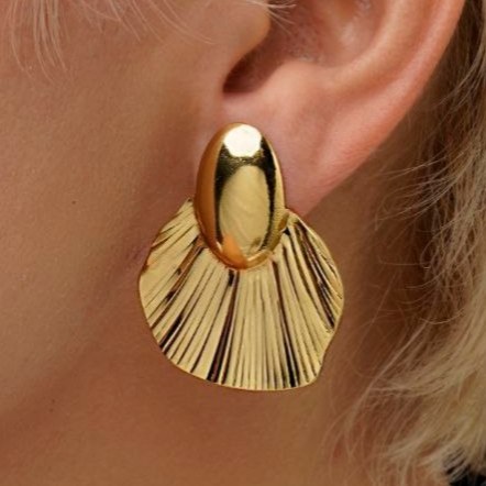 گوشواره طرح حلزون آبکاری نقره در تنوع طرح های فانتزی رنگ کاملا ثابت کد bn (پس کرایه)