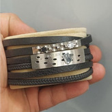 دستبند چرمی قفل و پلاک استیل مردانه طرح رولکس Rolex کیفیت چرم عالی تنوع طرح رنگ ثابت کد bn (پس کرایه)
