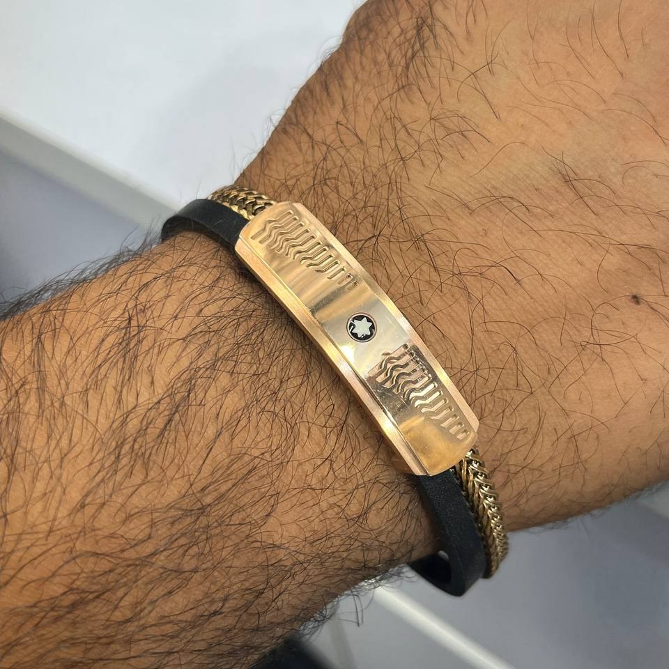 دستبند چرمی قفل و پلاک استیل مردانه ورساچه Versace کیفیت چرم عالی تنوع طرح رنگ ثابت کدbn (پس کرایه)