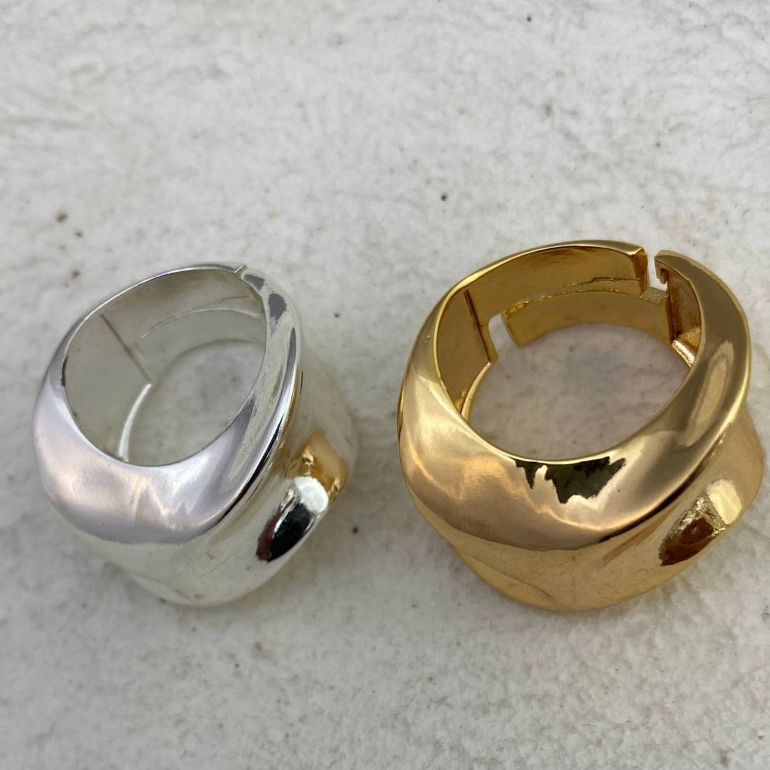 انگشتر آبکاری نقره زنانه طرح مینیمال آینه ای پهن فری سایز Freesize رنگ ثابت کد tj (پس کرایه)