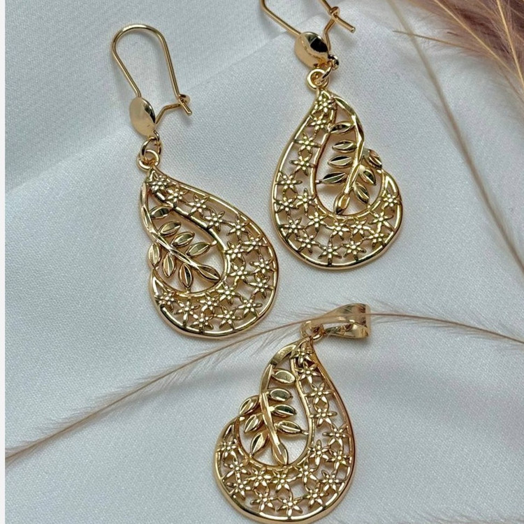 نیم ست گردنبند و گوشواره ژوپینگ زنانه طرح لوزی نگین تنوع طرح رنگ ثابت کد sm (پس کرایه)