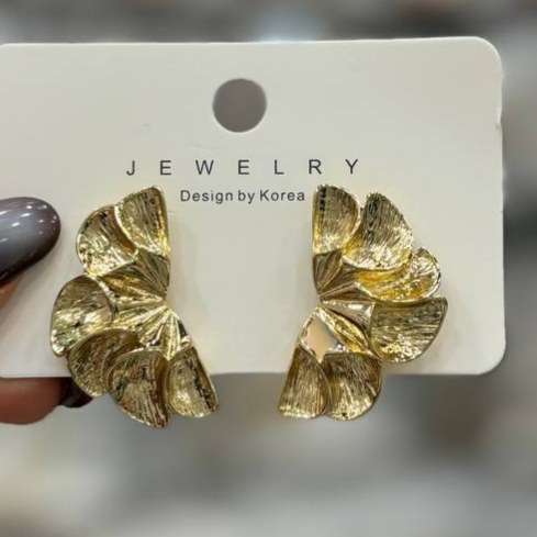 گوشواره فشن زنانه و دخترانه رادیوم طرح مینیمال دفرمه رنگ ثابت تنوع مدل کدgy
