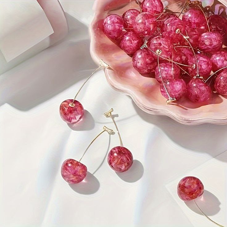 گوشواره زنانه طرح گیلاس و مروارید ضد حساسیت رنگ ثابت تنوع طرح کد mp
