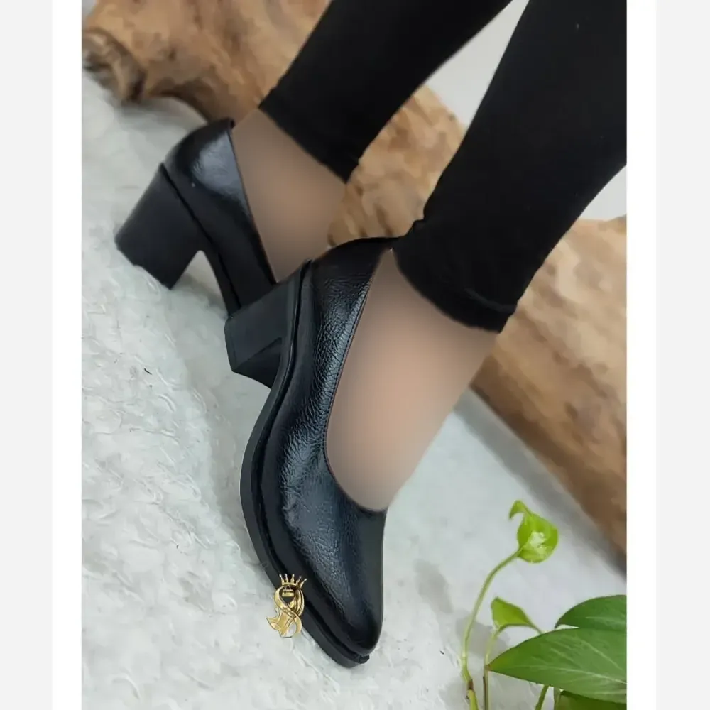 کفش مجلسی زنانه طبی پاشنه هفت سانت چرم تسلا مشکی