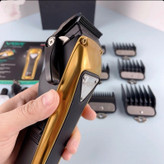 ماشین اصلاح وی جی ار مدل vgr v 137 بسیار پر قدرت و با کیفیت.