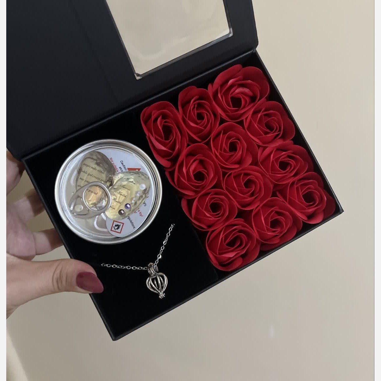 گردنبند مروارید عشق باکس گل معطر گالری زیمبا