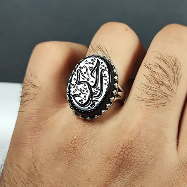 انگشتر نقره عقیق مردانه مدل سرنیزه طرح حکاکی یا حسین کد 5080