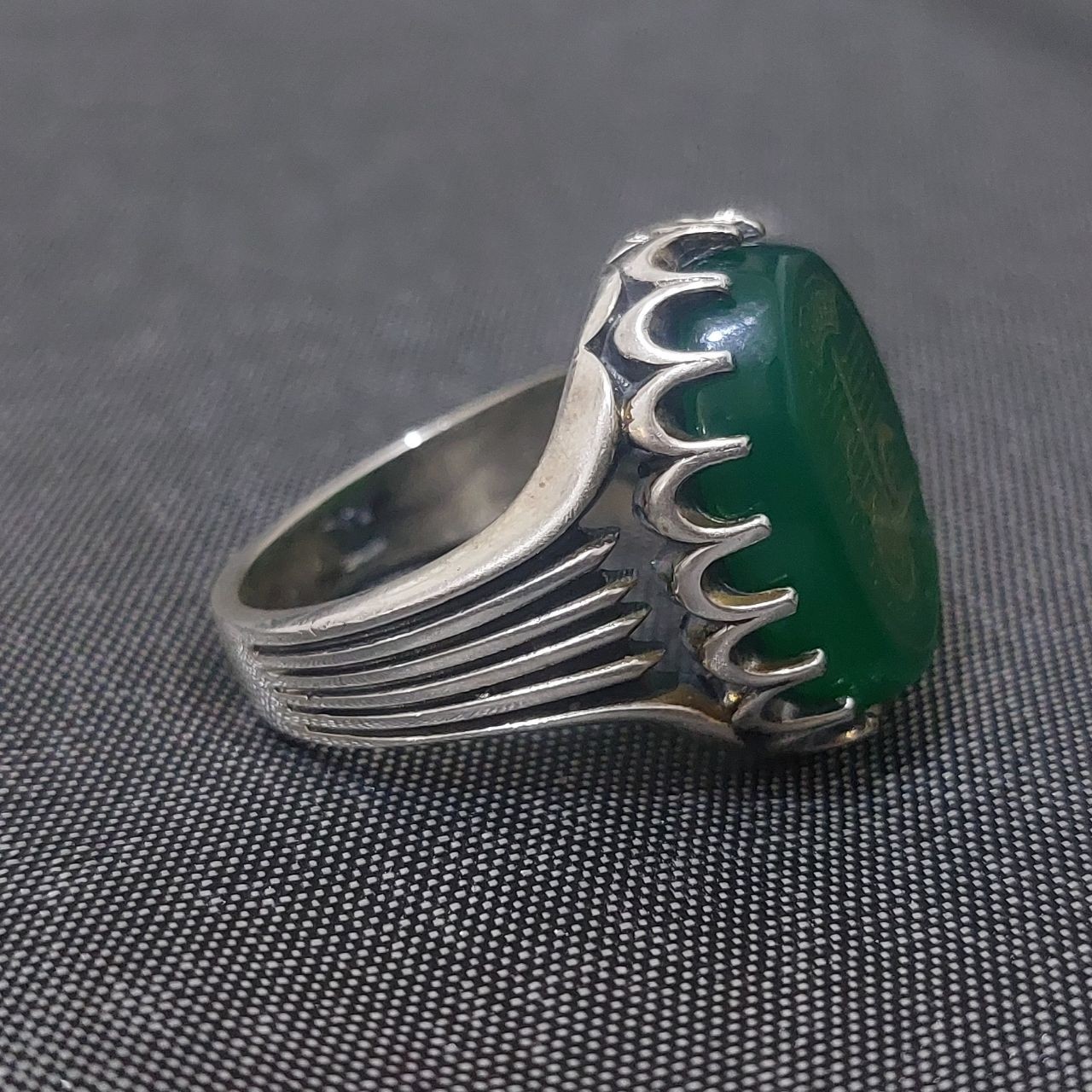 انگشتر عقیق سبز عین علی و حرز امام جواد (ع)