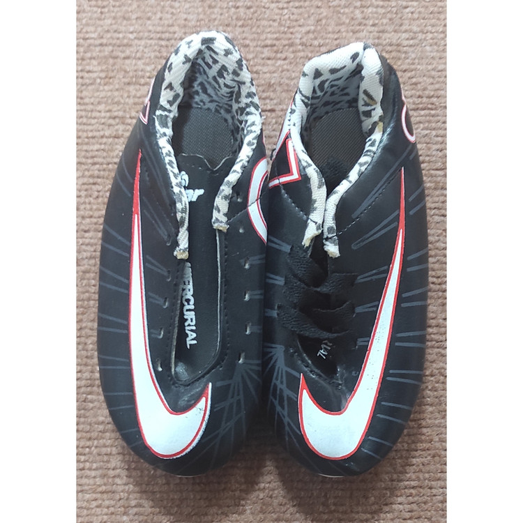 کفش استوک فوتبال اعلا مارک CR7 سایز 30 و 45