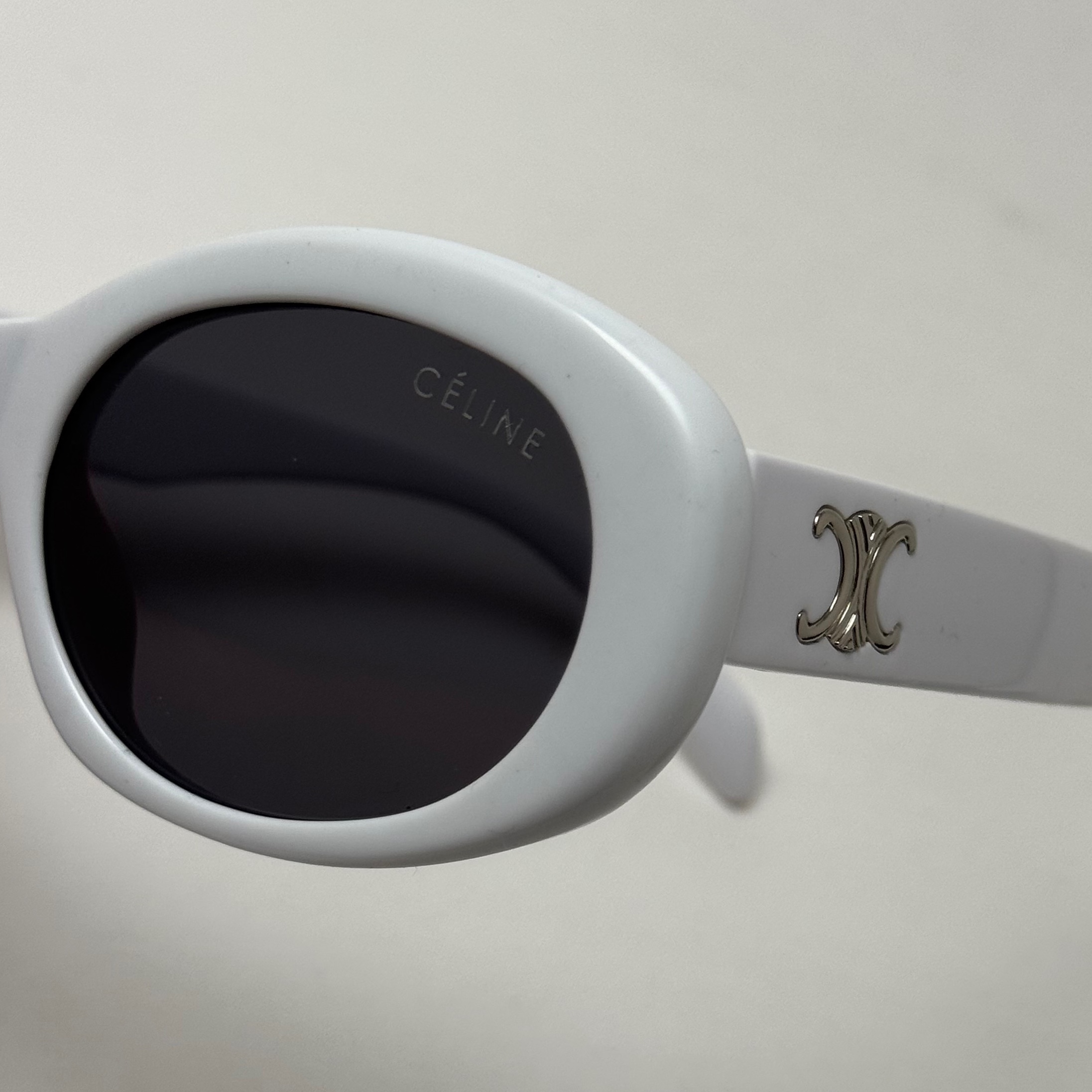 عینک آفتابی پلاریزه بیضی سلین CELINE سفید مستر کوالیتی به همراه پک کامل سلین (ارسال رایگان)