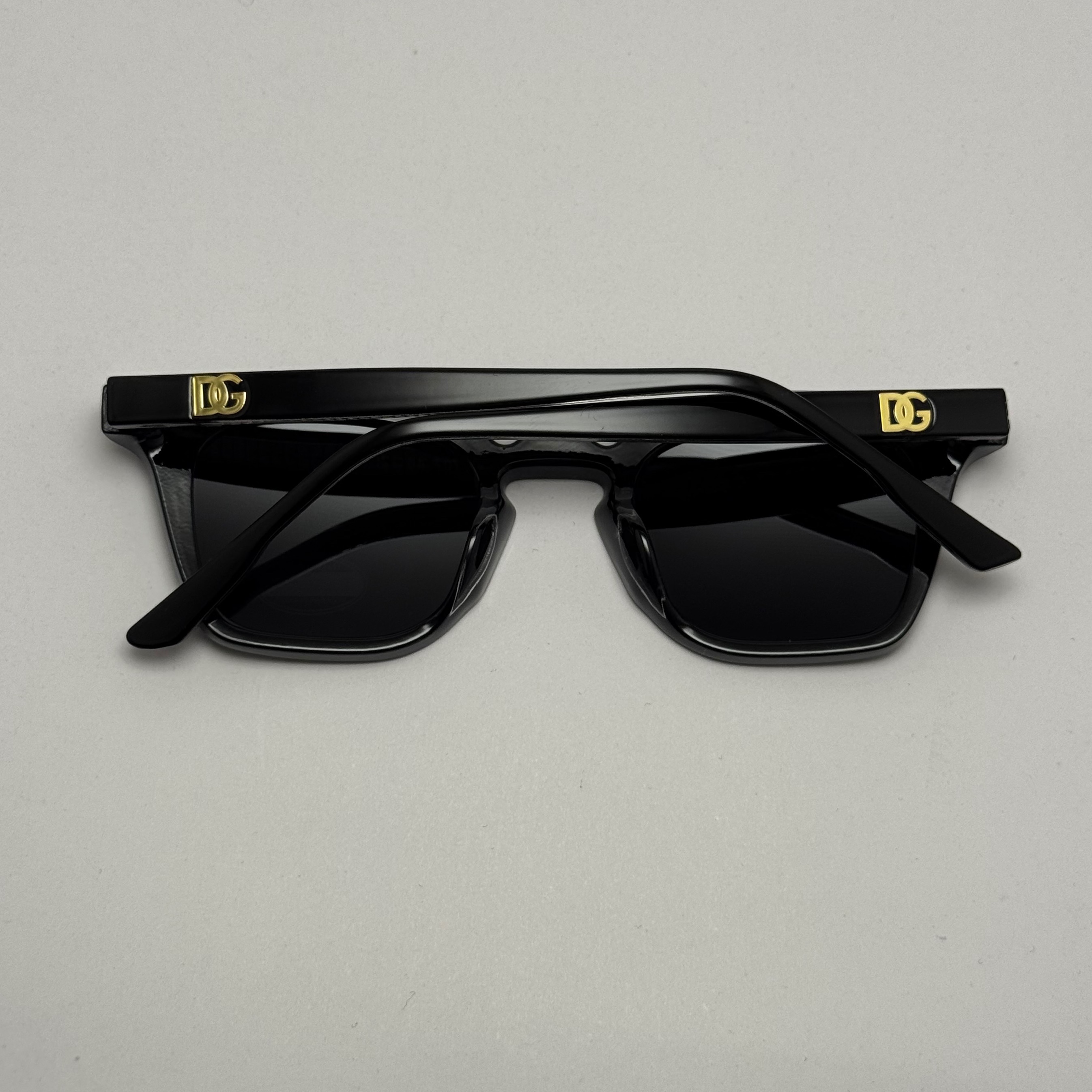عینک آفتابی پلاریزه دولچه گابانا DOLCE GABBANA دسته سیم کشی شده لولا فنر مشکی کد 7707 (ارسال رایگان)