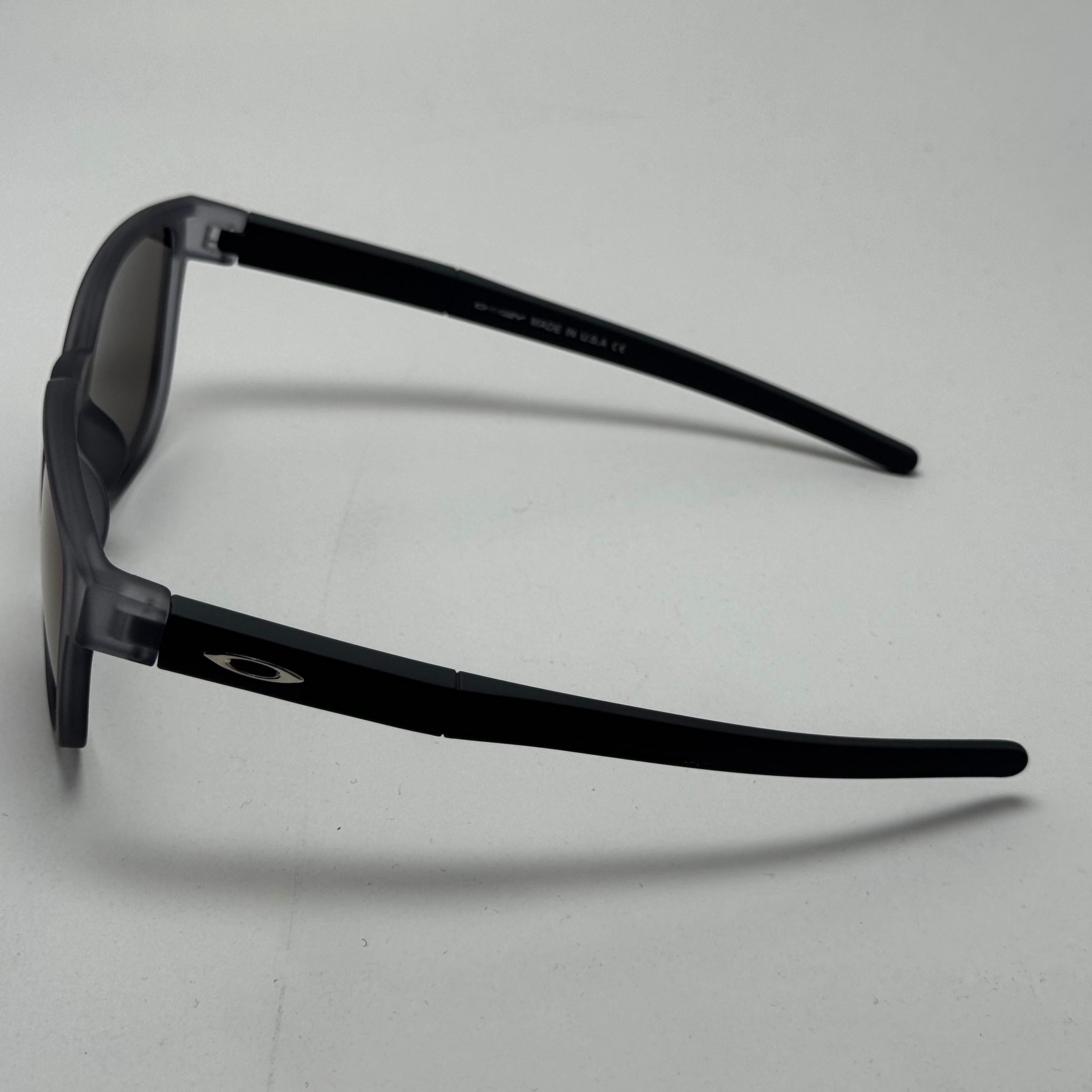 عینک آفتابی اوکلی سبک OAKLEY طوسی عدسی آبی آیینه ای کد 2435 (ارسال رایگان)