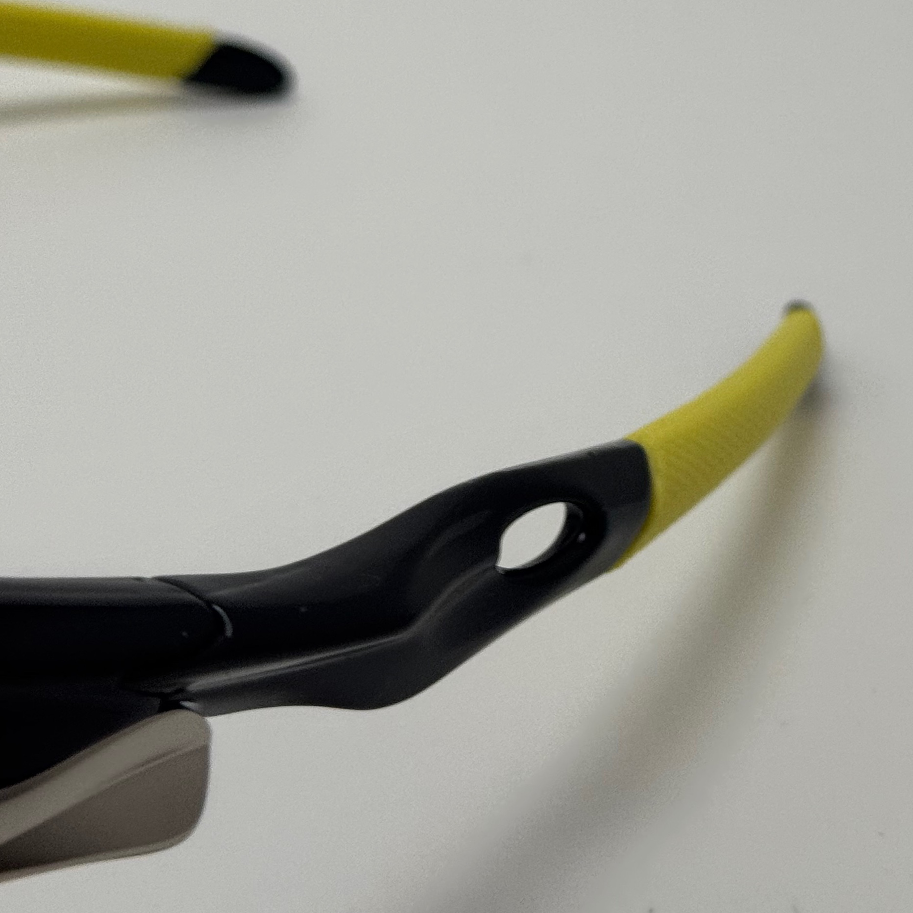 عینک آفتابی و شب اسپرت اوکلی Oakley مدلRadar زرد کد 806 - عینک شب (ارسال رایگان)